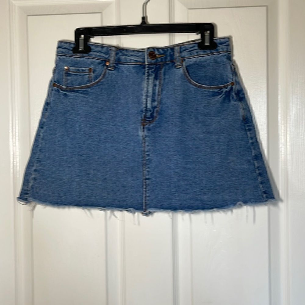 Forever 21 denim mini skirt size 27